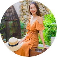 Khách hàng Bùi Thị Lan làm mới ví Louis Vuitton tại Scott