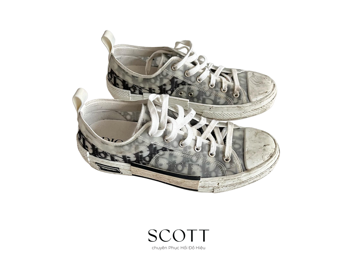 Giày thể thao Dior da thật trước khi phục hồi – góc phải Giày thể thao Dior da thật trước khi phục hồi – góc phải