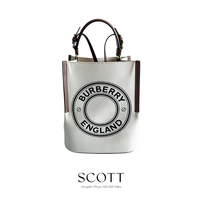 Túi Burberry sau khi vệ sinh – mặt trước sáng bóng và sạch hoàn toàn